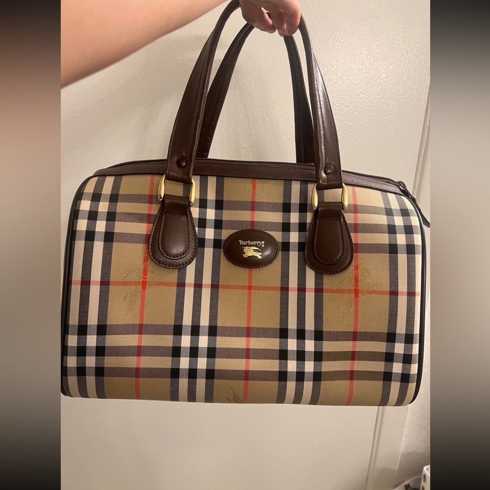 Burberrys’ vintage Nova check Boston Bag ! ☝️😍🌹